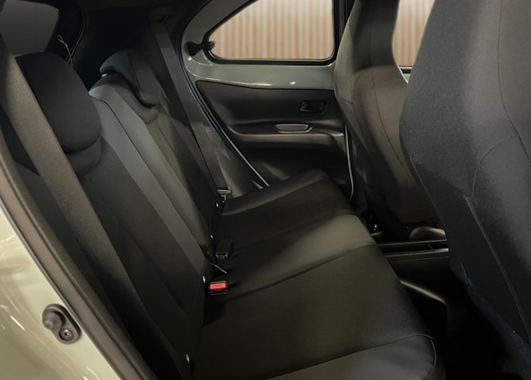 Vehicle image 15 Vehicle image 15