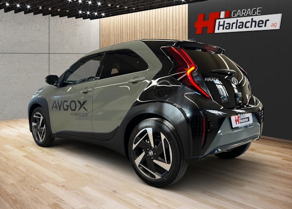 Vehicle image 6 Vehicle image 6