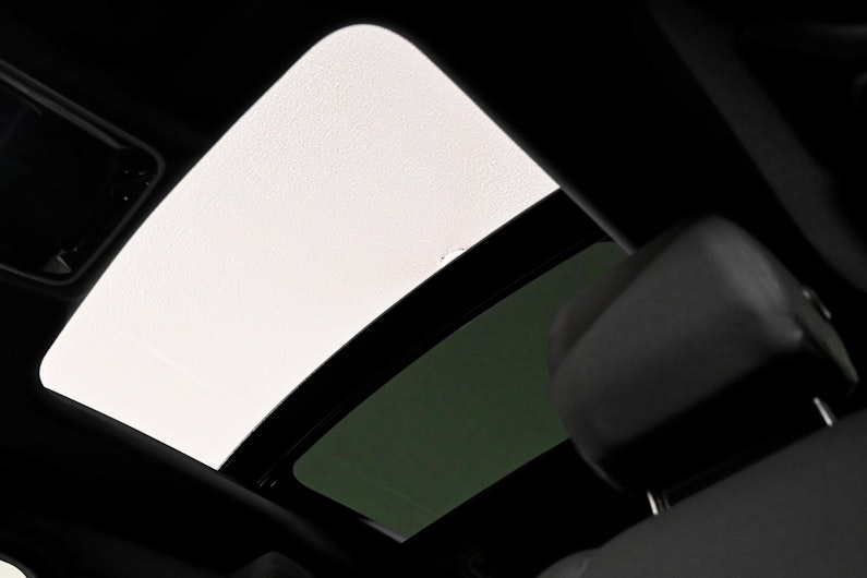 Vehicle image LAND ROVER RANGE ROVER VELAR