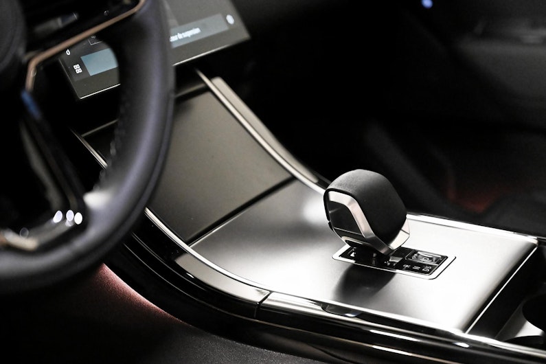 Vehicle image LAND ROVER RANGE ROVER VELAR