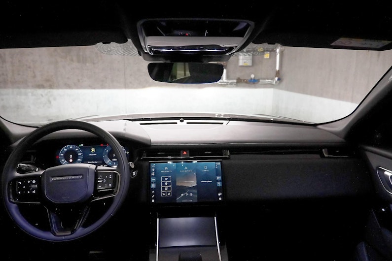 Vehicle image LAND ROVER RANGE ROVER VELAR