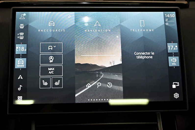 Vehicle image LAND ROVER RANGE ROVER VELAR