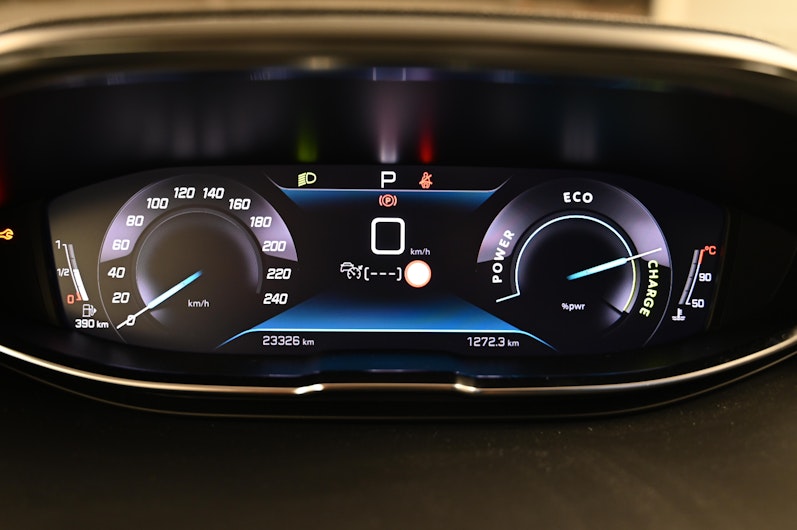 Vehicle image PEUGEOT 5008