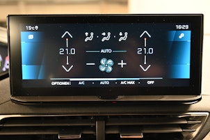 Vehicle image PEUGEOT 5008 1.2 Hybrid Allure Pack