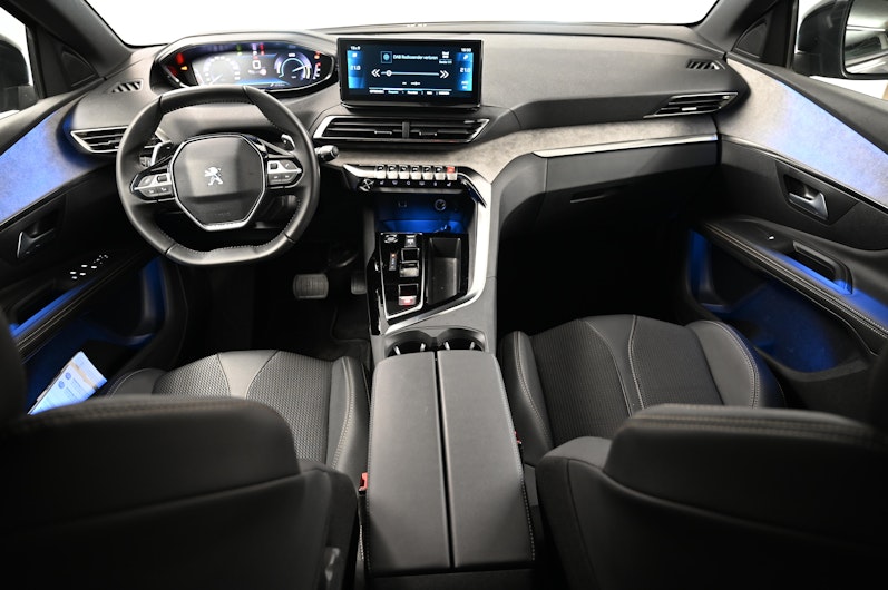 Vehicle image PEUGEOT 5008