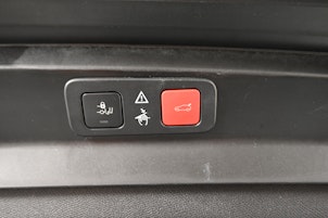 Vehicle image PEUGEOT 5008 1.2 Hybrid Allure Pack