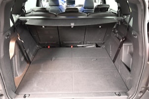 Vehicle image PEUGEOT 5008 1.2 Hybrid Allure Pack