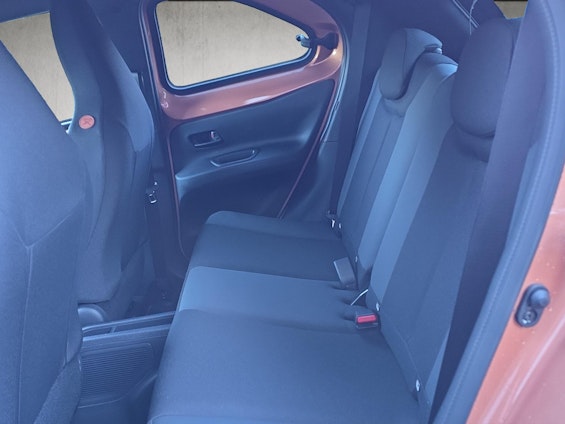 Vehicle image 11 Vehicle image 11