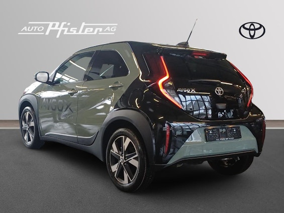 Vehicle image 3 Vehicle image 3