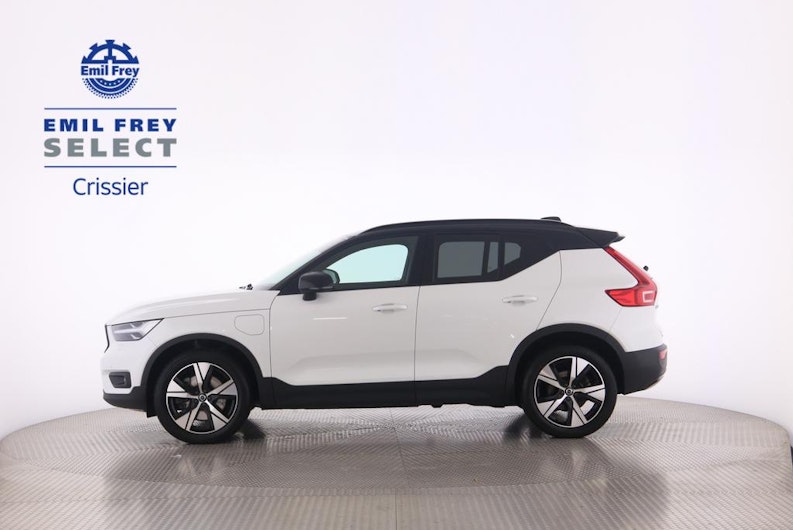 Vehicle image VOLVO XC40