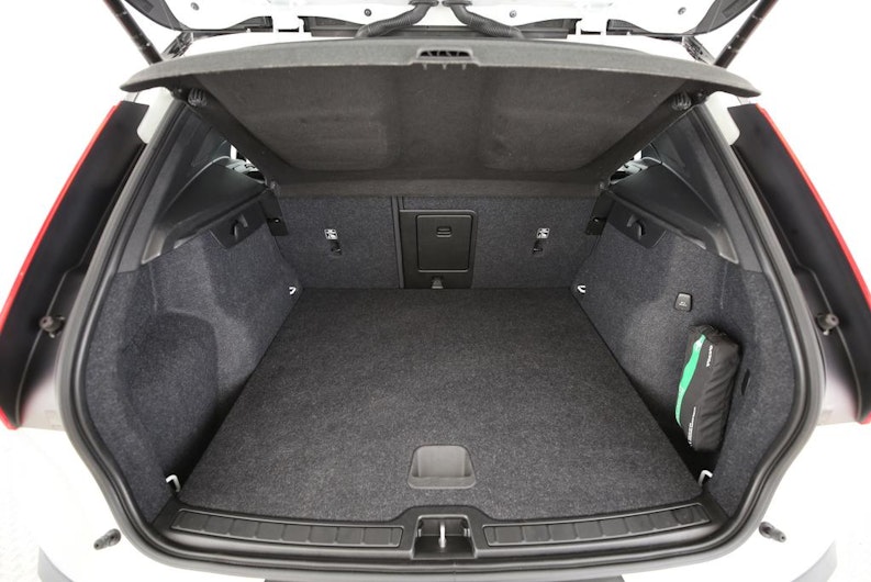 Vehicle image VOLVO XC40