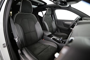 Vehicle image VOLVO XC40 1.5 T5 PiH R-Design