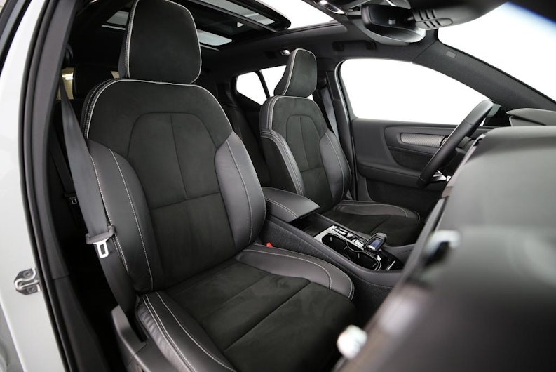 Vehicle image VOLVO XC40