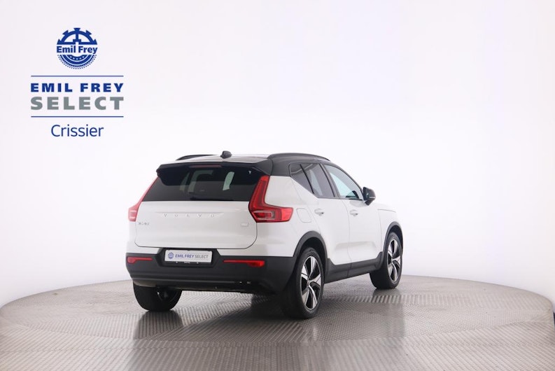 Vehicle image VOLVO XC40
