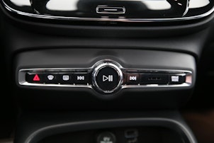 Vehicle image VOLVO XC40 1.5 T5 PiH R-Design