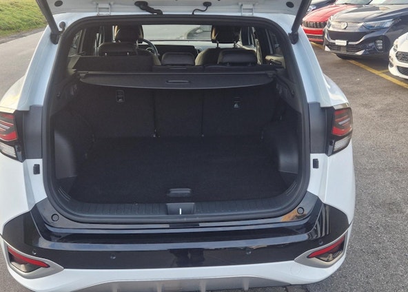 Vehicle image 4 Vehicle image 4