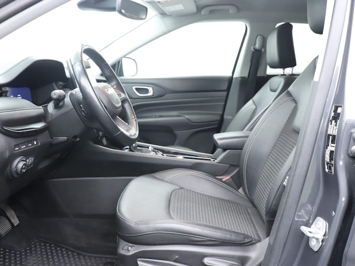 Vehicle image JEEP COMPASS