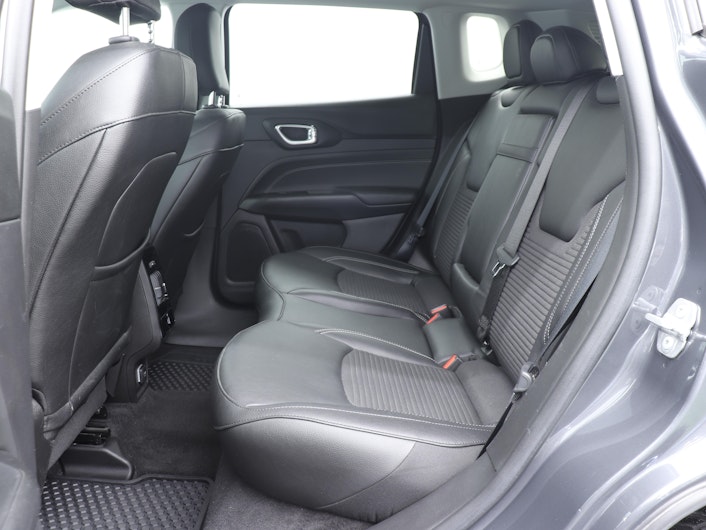 Vehicle image JEEP COMPASS