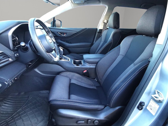 Vehicle image SUBARU OUTBACK