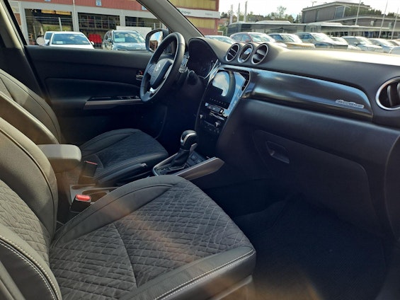 Vehicle image 5 Vehicle image 5