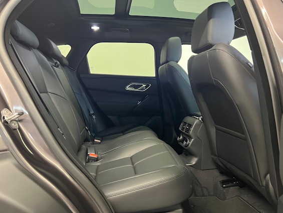 Vehicle image 6 Vehicle image 6