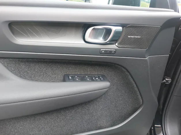 Volvo XC40 1.5 T4 PiH Plus Dark