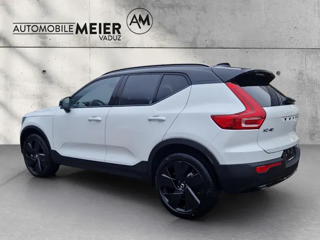 Volvo XC40 2.0 B4 MH Black Edition