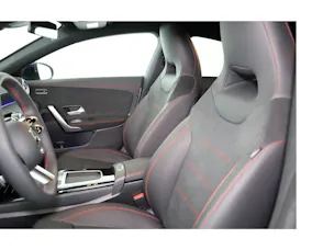 Mercedes-Benz CLA 220 4Matic 8G-DCT