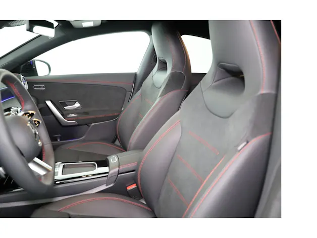 Mercedes-Benz CLA 220 4Matic 8G-DCT