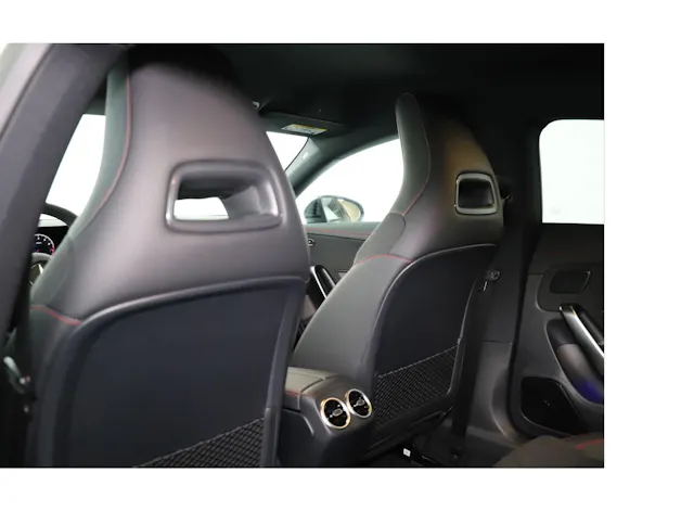 Mercedes-Benz CLA 220 4Matic 8G-DCT
