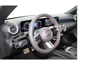 Mercedes-Benz CLA 220 4Matic 8G-DCT