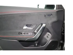 Mercedes-Benz CLA 220 4Matic 8G-DCT
