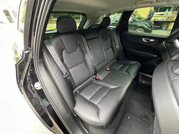 Volvo XC60 B4 Diesel Mild Hybrid AWD Momentum Geartronic