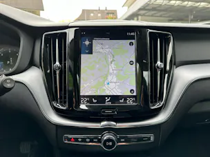 Volvo XC60 B4 Diesel Mild Hybrid AWD Momentum Geartronic