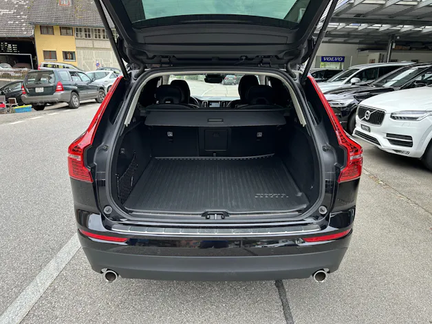 Volvo XC60 B4 Diesel Mild Hybrid AWD Momentum Geartronic
