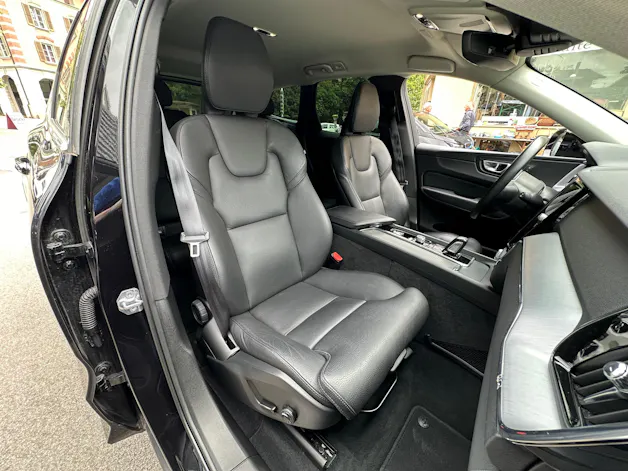 Volvo XC60 B4 Diesel Mild Hybrid AWD Momentum Geartronic