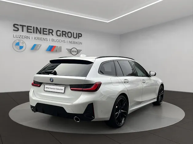 BMW 330e x DriveTouring Steptronic M Sport