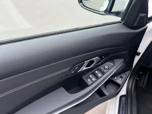 BMW 330e x DriveTouring Steptronic M Sport