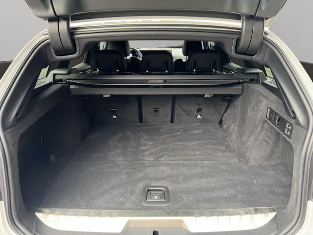 BMW 330e x DriveTouring Steptronic M Sport