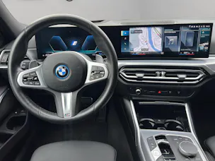 BMW 330e x DriveTouring Steptronic M Sport
