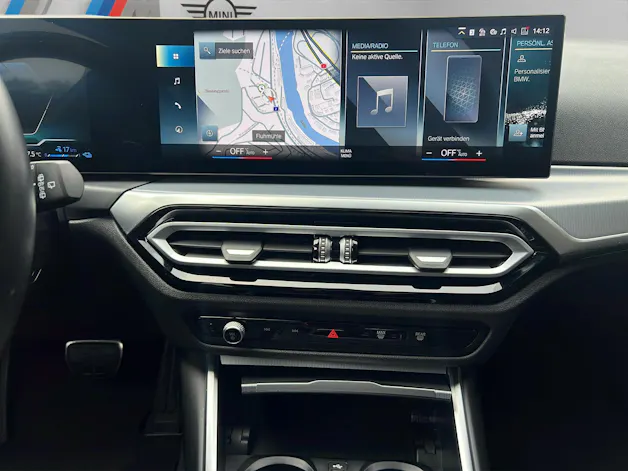 BMW 330e x DriveTouring Steptronic M Sport