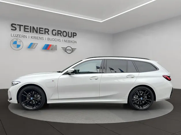 BMW 330e x DriveTouring Steptronic M Sport