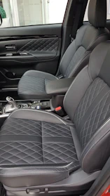 MITSUBISHI OUTLANDER 7