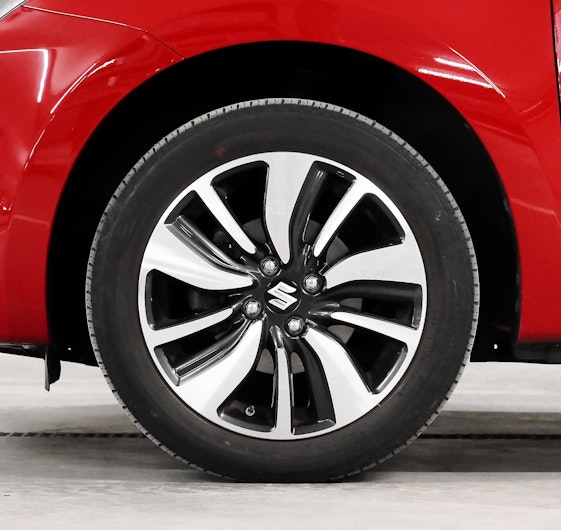 Vehicle image SUZUKI SWIFT