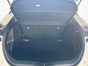 https://vehicle.imgix.net/4102763/dd217b58-0337-4f17-82fe-ab0e14e96a4f.jpg