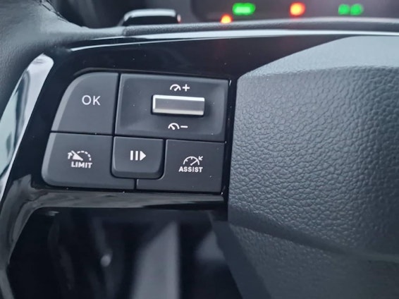 Vehicle image 6 Vehicle image 6