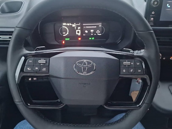 Vehicle image 5 Vehicle image 5