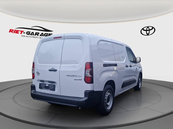 Vehicle image 3 Vehicle image 3