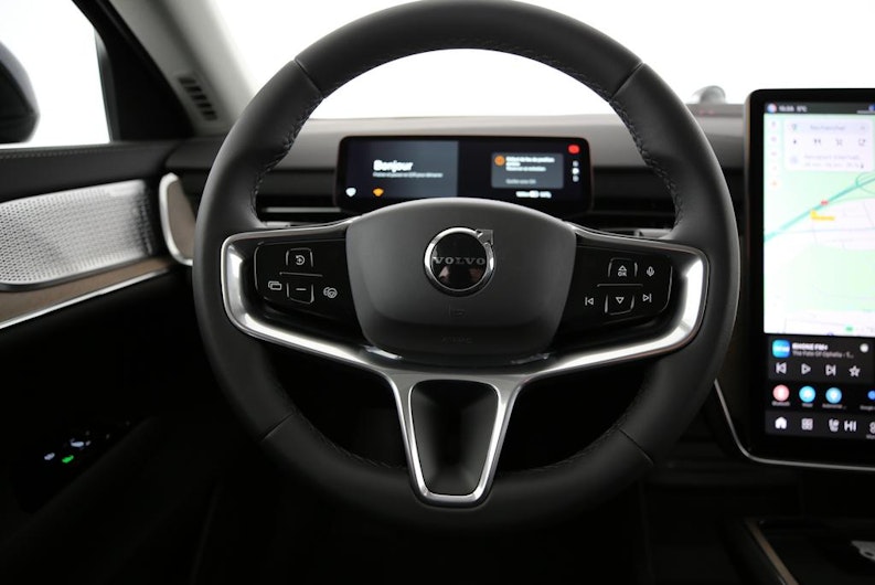 Vehicle image VOLVO EX 90