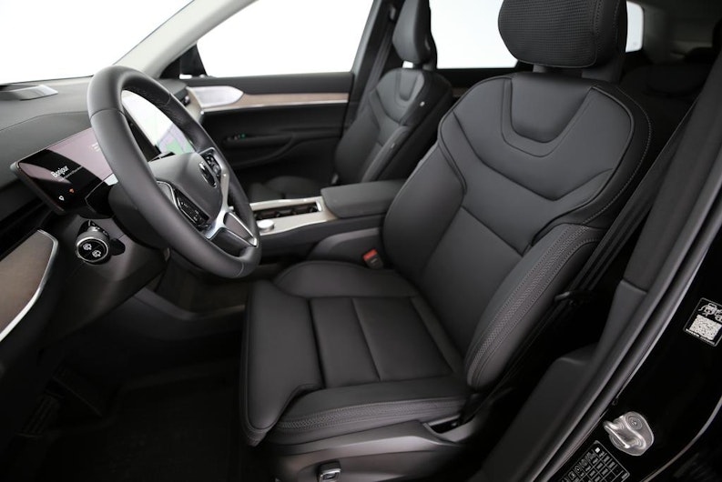 Vehicle image VOLVO EX 90